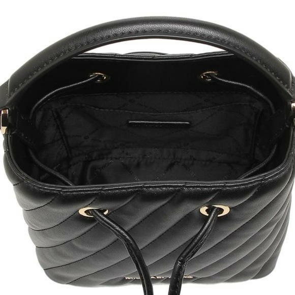 MICHAEL KORS SURI SMALL BUCKET XBODY BLACK - Picture 6 of 16